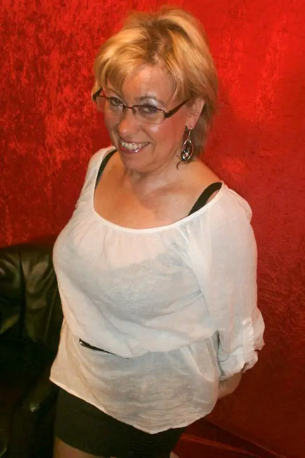 78 Weibsbilder heute online für Sex Treffen Krefeld